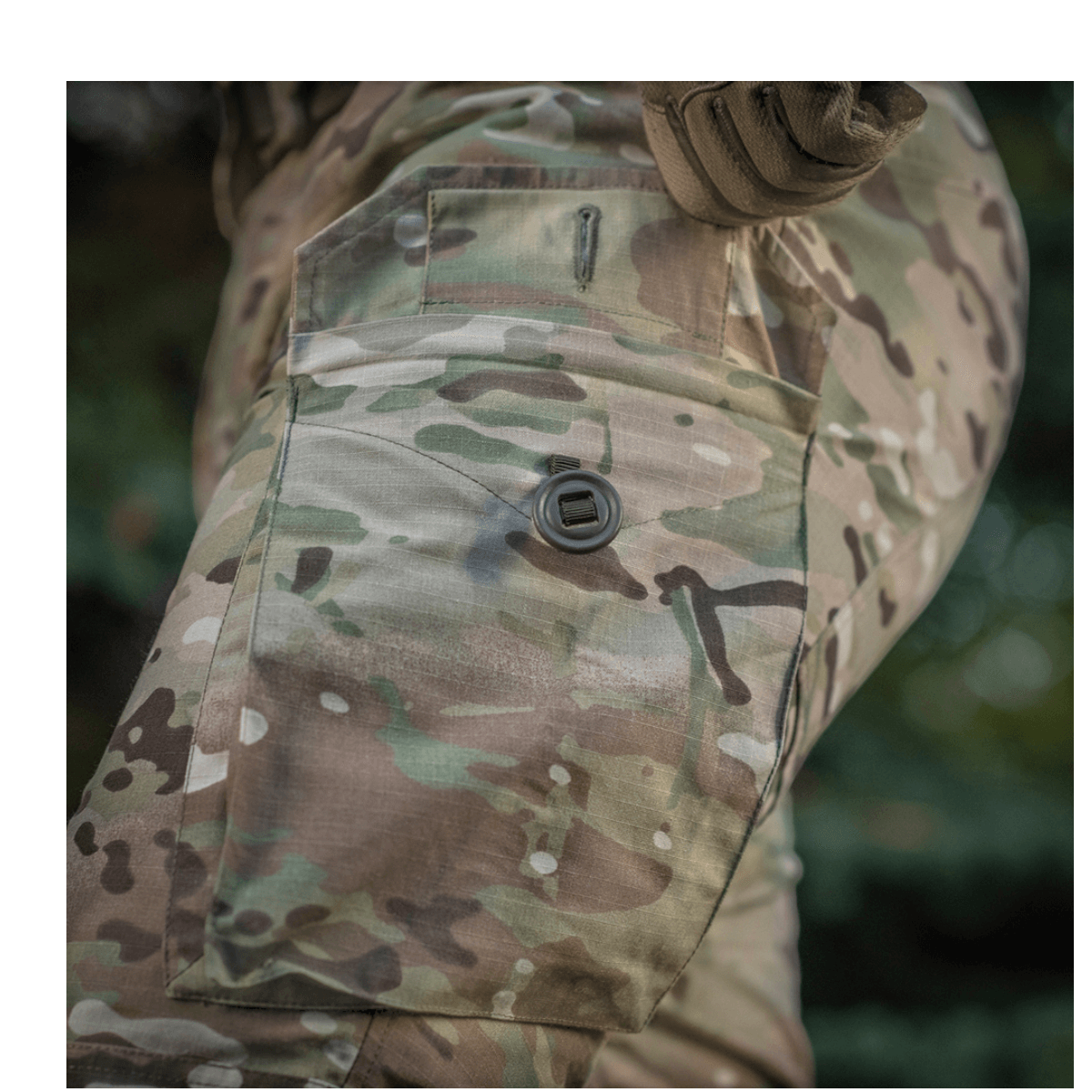 M-Tac Feltbukser NYCO med bred lomme, fremstillet af holdbart NYCO-stof, ideel til outdoor og militær brug.