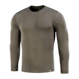 M-Tac Long-sleeve T-shirt 93/7 i tyk, elastisk kvalitetsstrik, velegnet til hverdag og friluftsliv, fremstillet af 93% bomuld og 7% elastan.