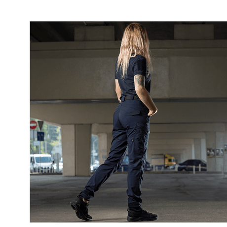 M-Tac Bukser Aggressor Dame Flex bæres under en bro, passer til både træning og udendørs aktiviteter. Moderne stil med Teflon-beskyttelse.