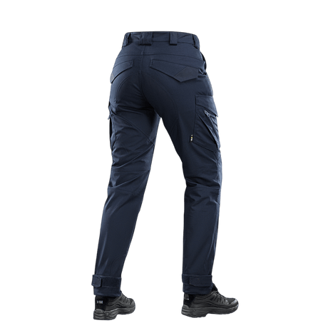 Bagfra billede af M-Tac Bukser Aggressor Dame Flex, navy farve, med Teflon-impregnering til beskyttelse mod vand og snavs.