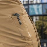 M-Tac Shorts Rubicon Flex - nærbillede af beige cargo-lomme med værktøjsclip, ideel til sommer, fremstillet af 85% nylon, 15% spandex.