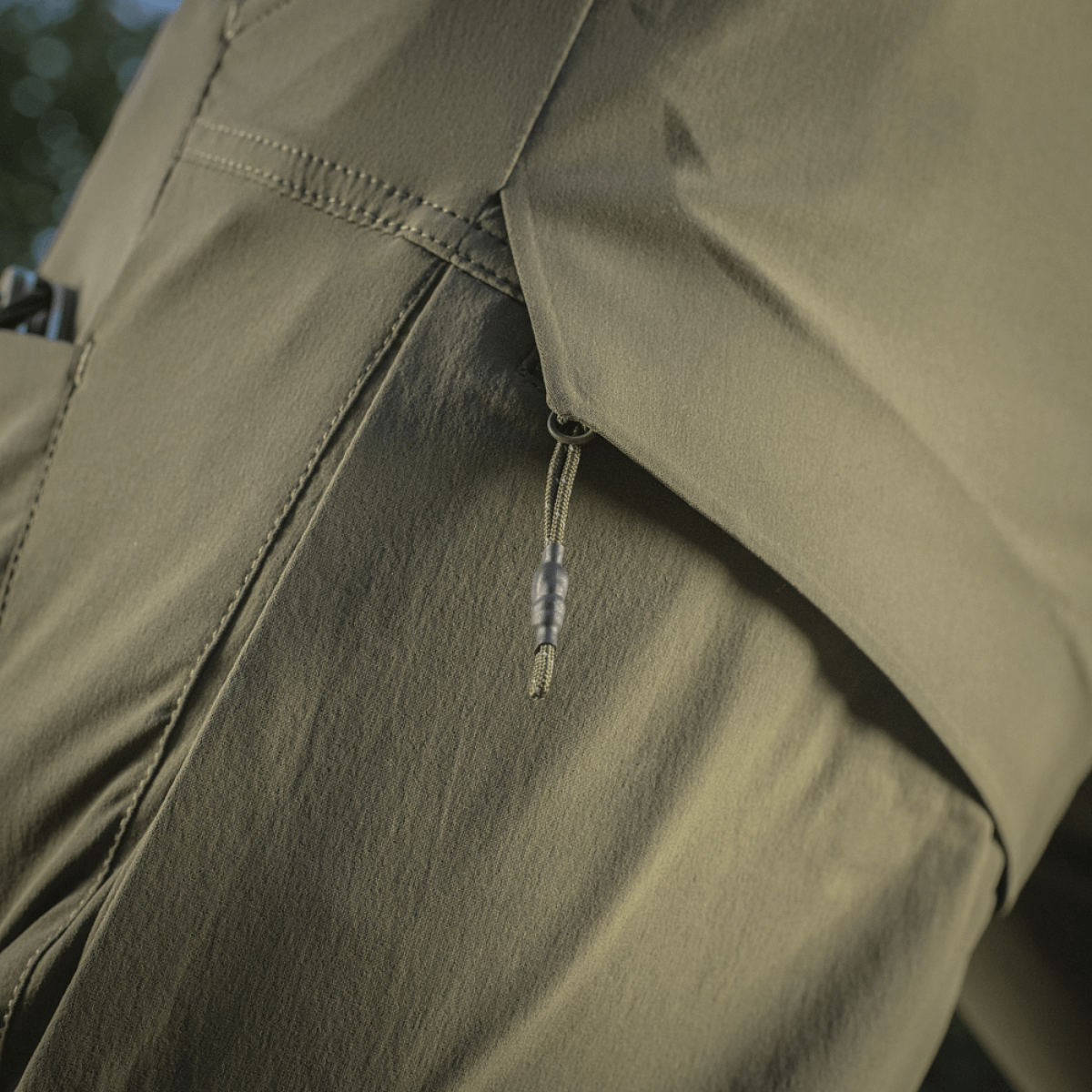 Detalje af M-Tac Shorts Rubicon Flex i mørk oliven med YKK lynlås