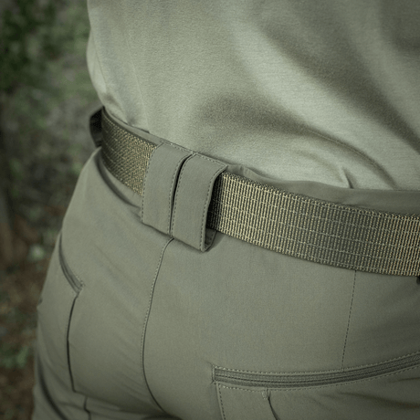 M-Tac Shorts Rubicon Flex i mørk olivengrøn med cargo-lommer, designet til komfort og funktionalitet til sommerbrug.