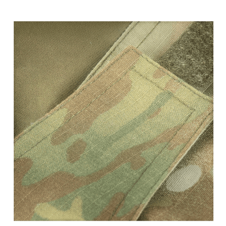 Detalje af M-Tac Bukser Army Gen. II NYCO Extreme med camouflage mønster og velcro lukning, fremstillet af robust NYCO Extreme stof.