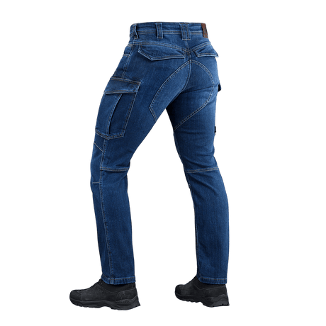 M-Tac Jeans Aggressor i slidstærkt denim med rummelige lommer og taktisk funktionalitet for optimal komfort og bevægelsesfrihed.