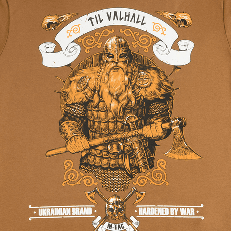 M-Tac T-shirt Viking med vikingekrigermotiv og "Til Valhall" tekst, viser kampånd og skandinaviske værdier.