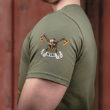 M-Tac T-shirt Viking i olivengrøn farve med vikingemotiv og teksten "Til Valhall". Perfekt til dem med en passion for vikingekultur.