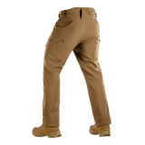 M-Tac Bukser Soft Shell Vinter med fleecefor, brune bukser set bagfra, som yderlag til efterår og vinter, 100% polyester, vind- og vandafvisende.