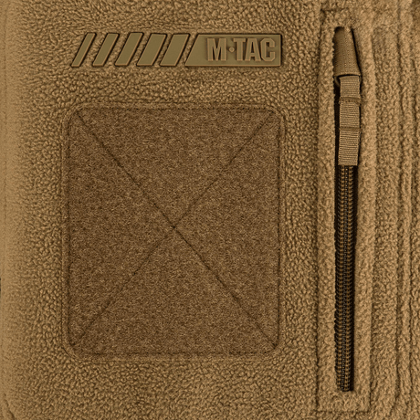 Detaljer af M-Tac Division Gen.II Windblock Fleecejakke med WindBlock-membran og lynlås, der sikrer maksimal varme og vindbeskyttelse.