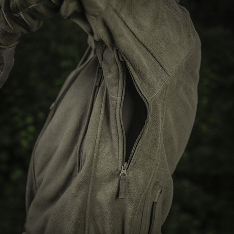 M-Tac Division Gen.II Windblock Fleecejakke med lynlåsdetaljer for maksimal varme og vindtæt beskyttelse i kølige og kolde forhold.