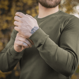 M-Tac Raglan Athlete i olivengrøn med raglanærmer, alsidig sweatshirt til hverdag og sport, minimalistisk design, 95% bomuld, 5% elastan