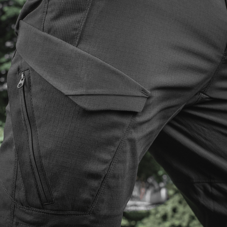 M-Tac Aggressor Summer Flex Shorts med Rip-Stop stoffet, syv lommer og justerbar talje, perfekt til taktisk brug og udendørsaktiviteter.
