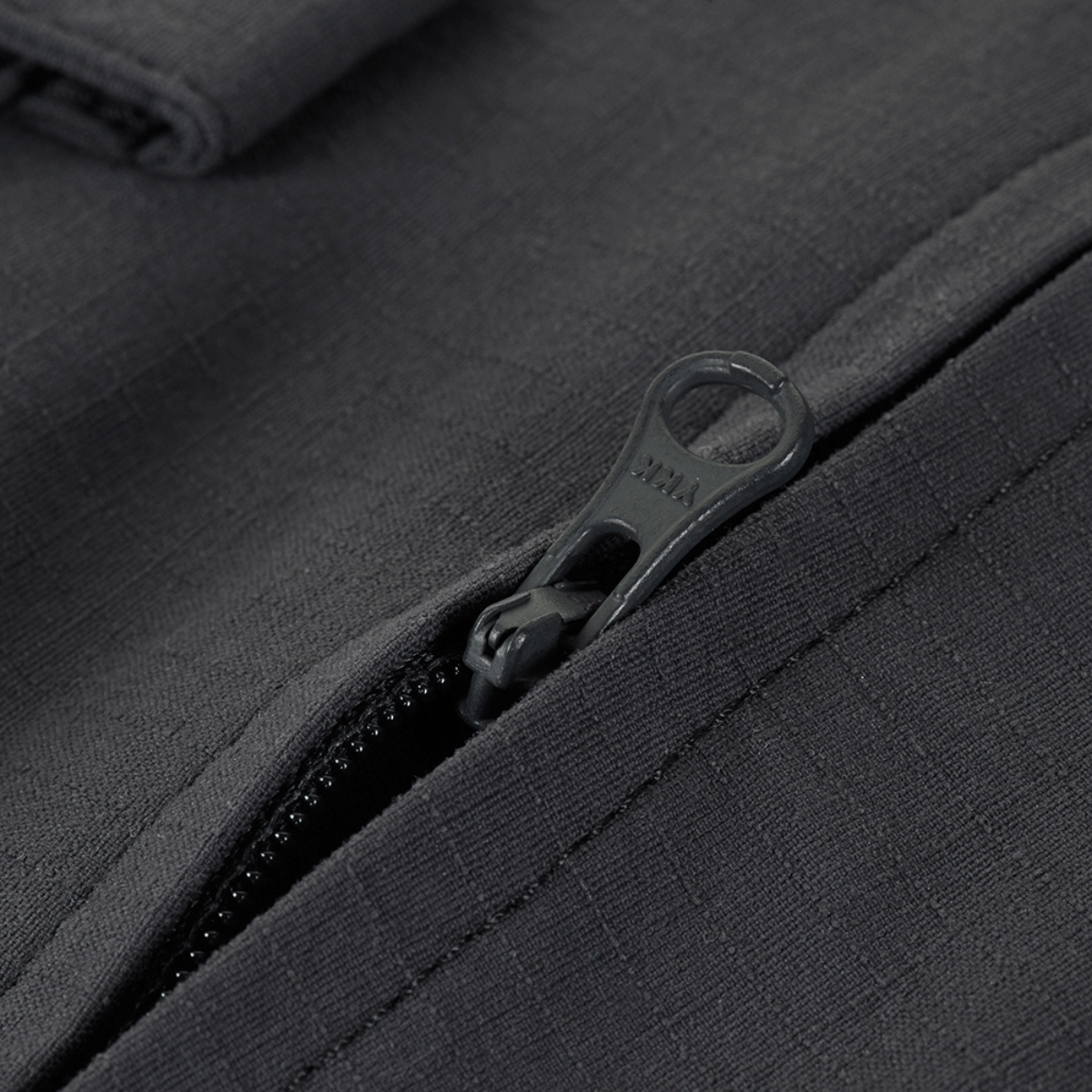 Lynlås detalje på M-Tac Aggressor Summer Flex Shorts i Flex Rip-Stop stof