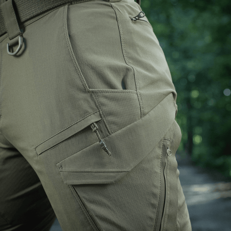M-Tac Aggressor Summer Flex Shorts i Flex Rip-Stop stof med lommer til udstyr, letvægtsdesign til udendørs brug og komfortabel pasform.