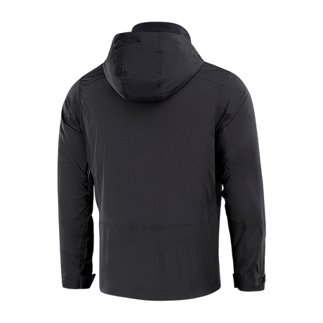 M-Tac Flash Jakke set bagfra i sort, letvægtsjakke perfekt til vandreture og sport, med hætte og praktisk design.