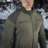 M-Tac Combat Fleece Jakke i innovativ Himates fleece og vindtæt stof, ideel til varme og åndbarhed i vintermiljøer.
