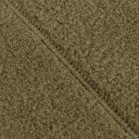 Detalje af M-Tac Sprint Fleece Sweatshirt Polartec, viser den bløde, holdbare Polartec 200 Series fleece i olivenfarvet stof.