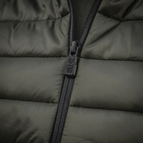 Nærbillede af YKK lynlåse på M-Tac Stalker Gen.III Jakke med nylon ydre og G-LOFT isolering. Komforttemperatur ned til -15°C.