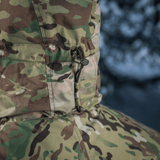 Detalje af M-Tac Alpha Gen.IV Pro Primaloft Vinterjakke i Multicam med vandafvisende membran, ideel til ekstrem kulde.
