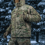 M-Tac Alpha Gen.IV Pro Primaloft Vinterjakke med Multicam design, velegnet til ekstreme kuldebeskyttelse ned til -20°C.