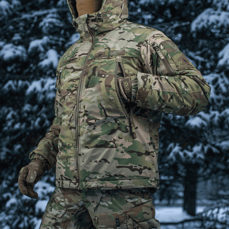 M-Tac Alpha Gen.IV Pro Primaloft Vinterjakke med Multicam design, velegnet til ekstreme kuldebeskyttelse ned til -20°C.