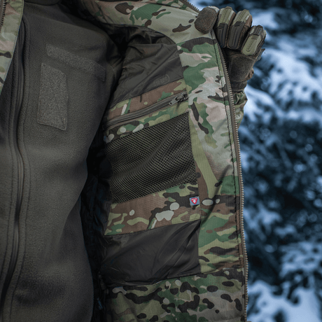 M-Tac Alpha Gen.IV Pro Primaloft Vinterjakke i original Multicam mønster med 3-lags membran, ideel til kulde ned til -20°C.