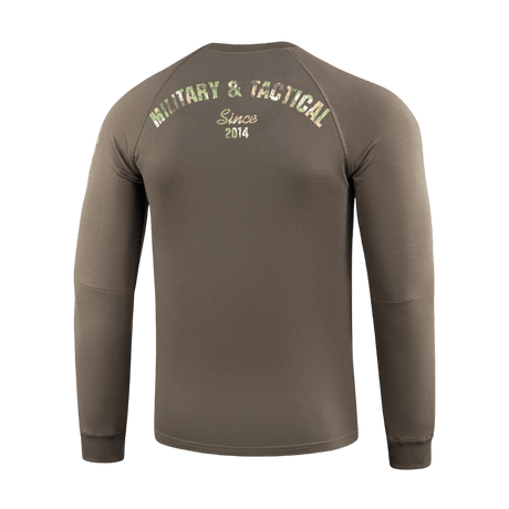 M-Tac Raglan Logo ryg med "Military & Tactical Since 2014" tryk, komfortabel pasform, velegnet til taktiske formål.