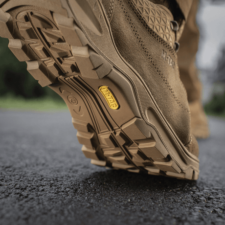 Sål på M-Tac Tactical Sneakers Patrol R Vent viser skridsikkert design, ideel til trekking og outdoor aktiviteter.