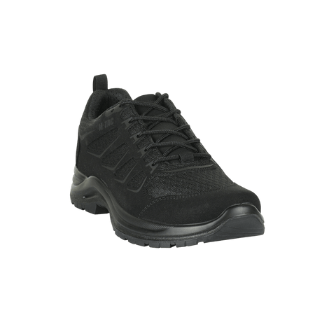 M-Tac Tactical Sneakers IVA i sort med åndbart mesh og forstærket tå til trekking og outdoor-aktiviteter.
