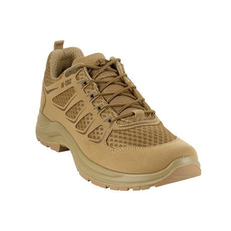 M-Tac Tactical Sneakers IVA i beige med åndbar mesh og syntetisk nubuck, ideel til trekking og outdoor-aktiviteter, let og holdbar.