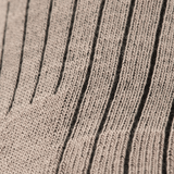 M-Tac Sokker Mk.1 med polstret tå og hæl, indvendigt frottévæv og ventilationskanaler for komfort og støtte under lange gåture.