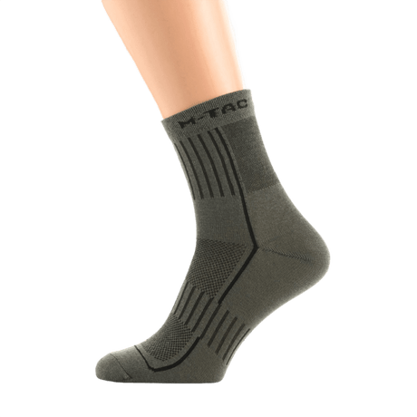 M-Tac Letvægtssokker Mk.3 i olivengrøn farve, ideelle til sommer trekking med ergonomisk design og åndbare materialer