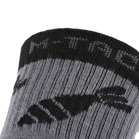 M-Tac Letvægtssokker Mk.3 Mortar Bombs i grå med ergonomiske trykpunkter til trekking og vandring, lavet af åndbare materialer.