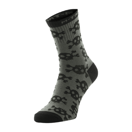 M-Tac Letvægtssokker Mk.3 Pirate Skull i grå med dødningehoveder, designet til trekking og vandring, let, åndbar og ergonomisk.
