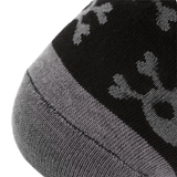 Nærbillede af M-Tac Letvægtssokker Mk.3 Pirate Skull med piratskalle design. Perfekte til trekking og hverdagsbrug, åndbart materiale.