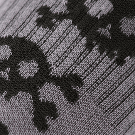 M-Tac Letvægtssokker Mk.3 Pirate Skull med åndbare materialer, ergonomisk design og piratskalle motiv til sommer trekking.