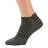 M-Tac Let Sportsokker på fod, velegnet til løb og udendørsaktiviteter med åndbart materiale og ergonomiske trykpunkter for komfort.