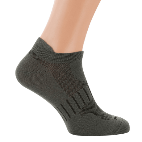 M-Tac Let Sportsokker til løb, komfortable og åndbare sokker i gråt design, perfekte til udendørsaktiviteter i varmt vejr.
