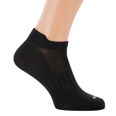 M-Tac Let Sportsokker i sort til løb og udendørsaktiviteter, ergonomisk design med åndbart materiale for optimal komfort.
