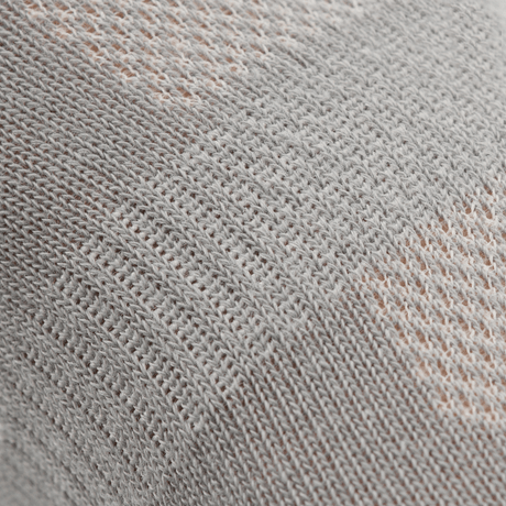 Nærbillede af M-Tac Let Sommersokker i åndbart materiale, perfekt til løb og udendørs aktiviteter i varmt vejr.