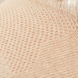 Tæt på billedet af åndbart net design af M-Tac Let Sommersokker til løb og udendørs aktiviteter.