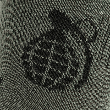 Nærbillede af M-Tac Let Sommersokker Grenader med granatmotiv, perfekt til løb og udendørs sport. Komfortabelt og åndbart materiale.