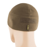 M-Tac Fleece Tactical Watch Cap Beanie m. Patch Panel i brun, set bagfra, fremhæver fleecekonstruktionen og patch-panel til tilpasning.