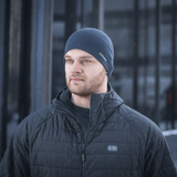 Mand iført M-Tac Fleece Watch Cap Light Polartec vinterhue lavet af slidstærkt Polartec fleece med høj varmeisolering i koldt vejr.