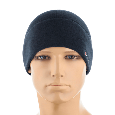 M-Tac Fleece Watch Cap Light Polartec på mannequin-hoved, vinterhue i Polartec fleece, sort farve, beskytter mod kulde og vind.