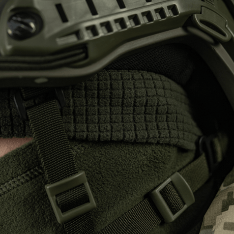 M-Tac Rip-Stop Fleece Hjelmliner tæt på med hjelm