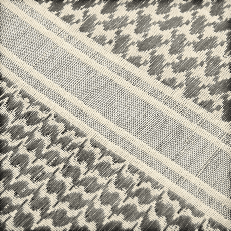 M-Tac Shemagh Tørklæde i 100% bomuld med klassisk arabisk kufia-design, beskytter mod sol, sand og vind. Ideel til udendørsaktiviteter.