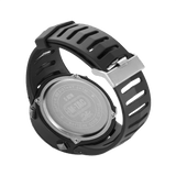 M-Tac Tactical Ur 2147 i robust ABS-plast med stål bagcoveret, vandtæt op til 5ATM og funktionalitet til både outdoor og daglig brug.