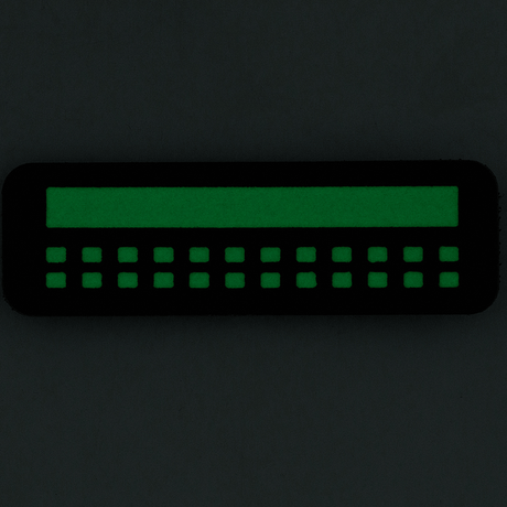 M-Tac Patch Flag 25x80 Mini Squares i Cordura 500D med velcro montering, designet til tøj og taktisk udstyr. Grøn og sort, 25x80 mm.