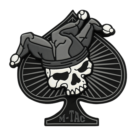 M-Tac Ace of Spades 3D PVC Patch med dødningehoved, velegnet til taktiske formål, fastgøres med Velcro, ideel til outdoor-aktiviteter.